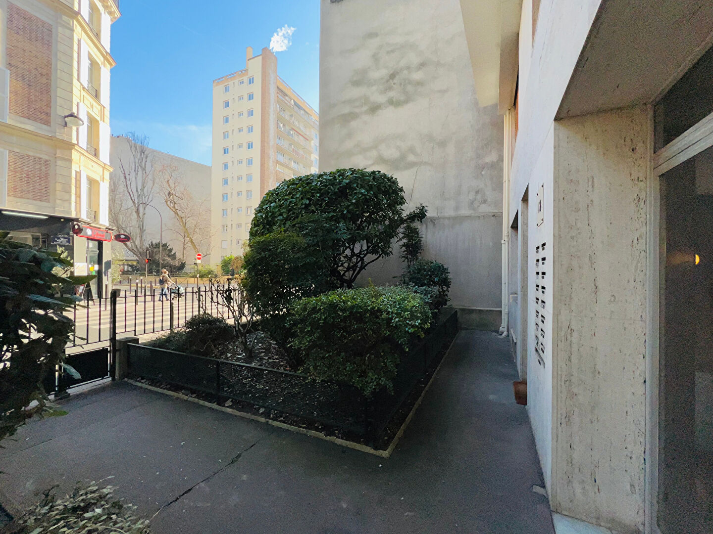 Photo PARIS 14e - STUDIO + CAVE - 21 m² image 4/6