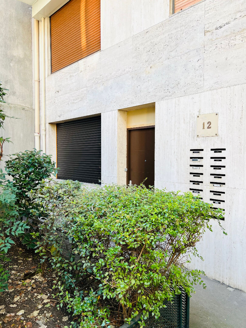 Photo PARIS 14e - STUDIO + CAVE - 21 m² image 5/6