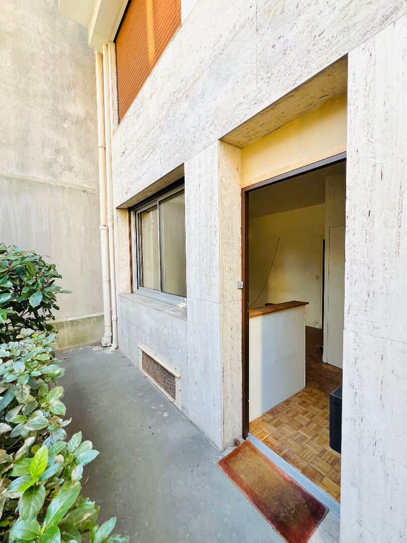 Photo PARIS 14e - STUDIO + CAVE - 21 m² image 6/6