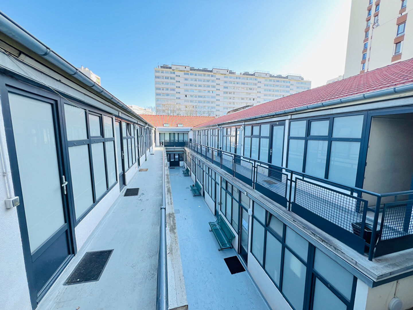 Photo IVRY SUR SEINE -  LOFT/BUREAU PROFESSIONNEL DUPLEX - 250M2 image 2/6