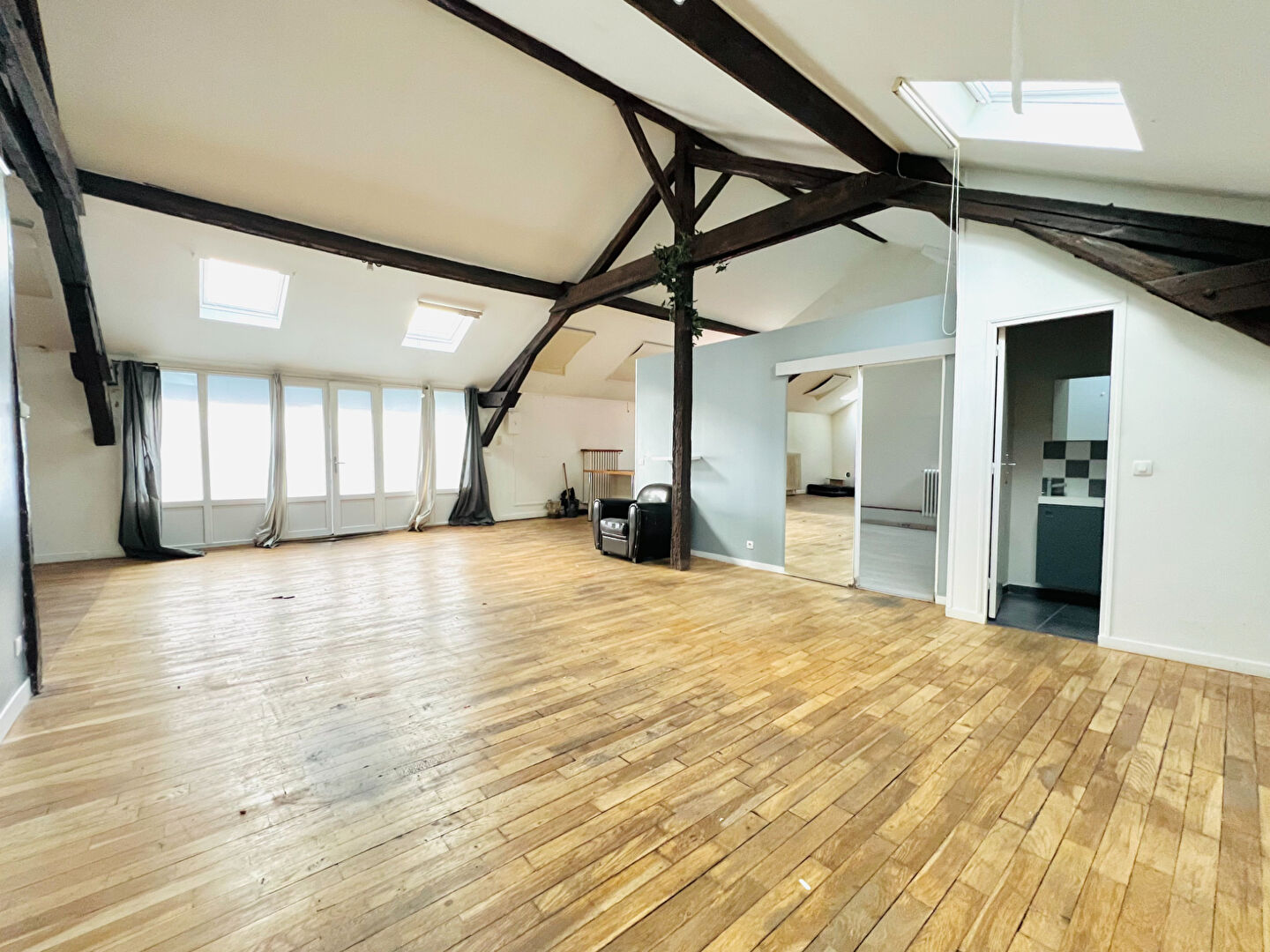 Photo IVRY SUR SEINE -  LOFT/BUREAU PROFESSIONNEL DUPLEX - 250M2 image 3/6