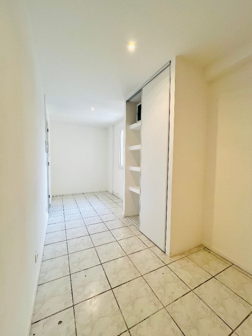 Photo BOBIGNY - BUREAU D'AVOCAT - 10,50 m2 image 2/5