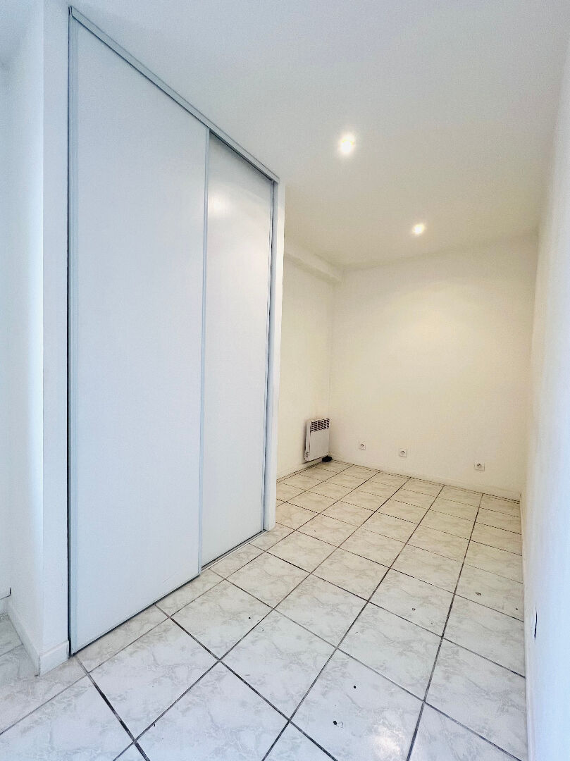 Photo BOBIGNY - BUREAU D'AVOCAT - 10,50 m2 image 4/5