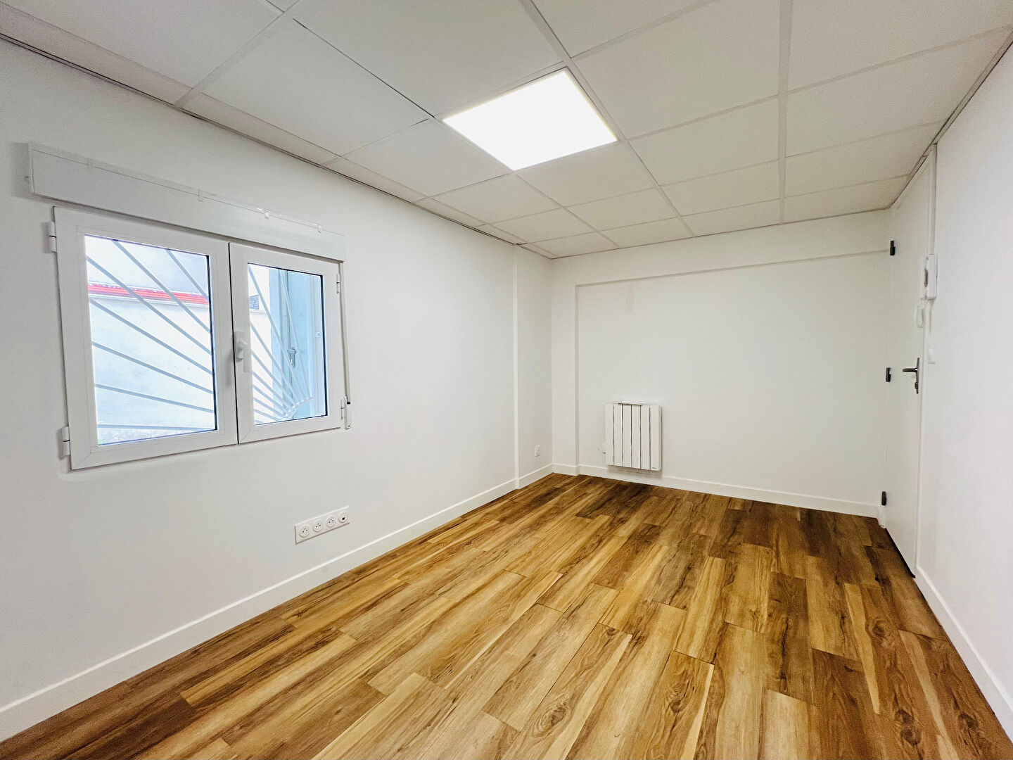 Photo BOBIGNY - BUREAU D'AVOCAT - 10,20 m2 image 3/5