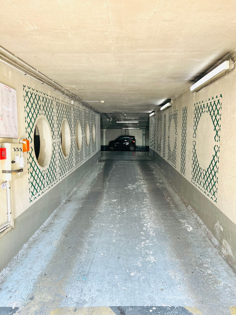 Photo PARIS 16e - PLACE DE PARKING - 11 m² image 3/6