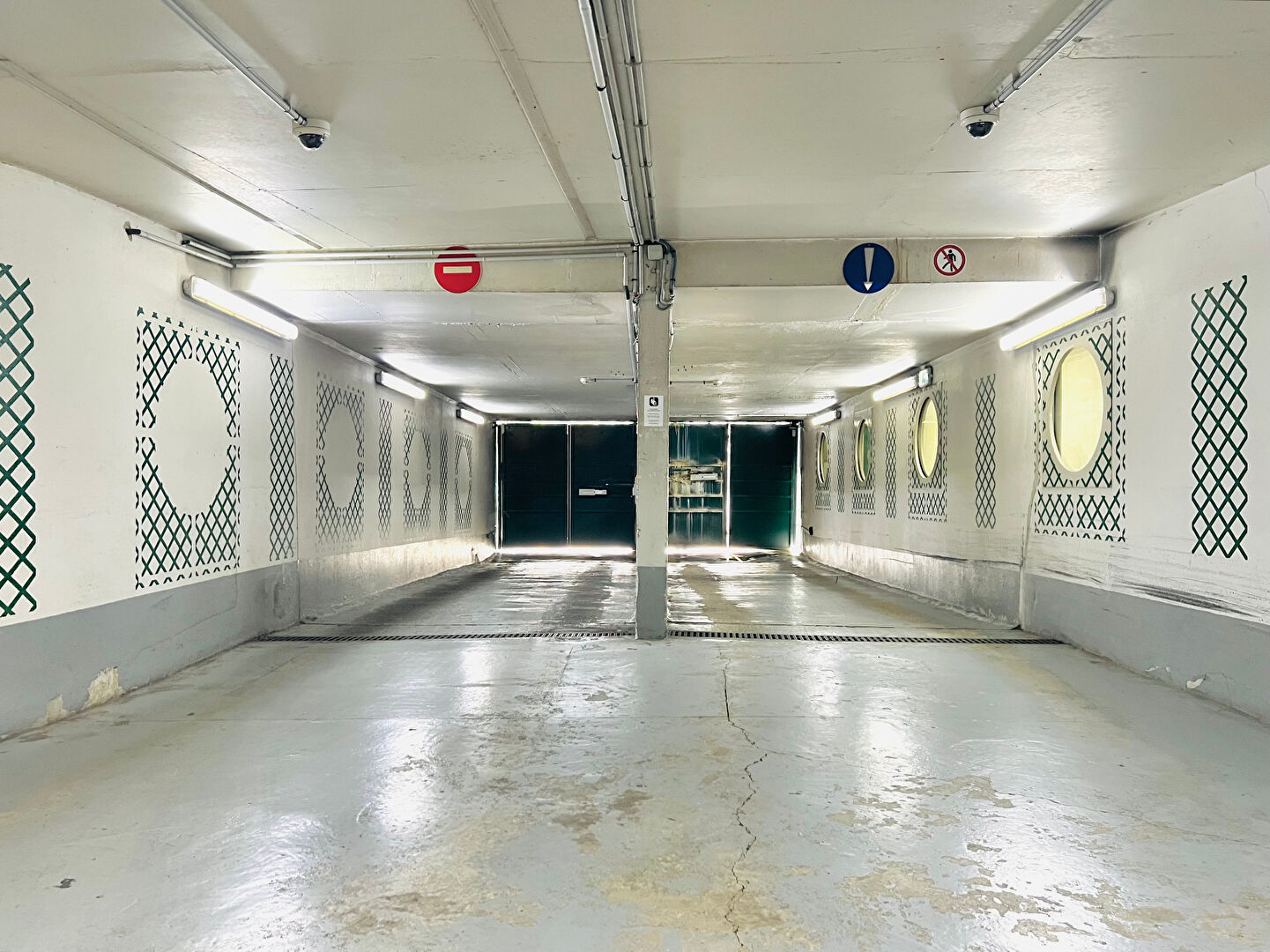 Photo PARIS 16e - PLACE DE PARKING - 11 m² image 6/6