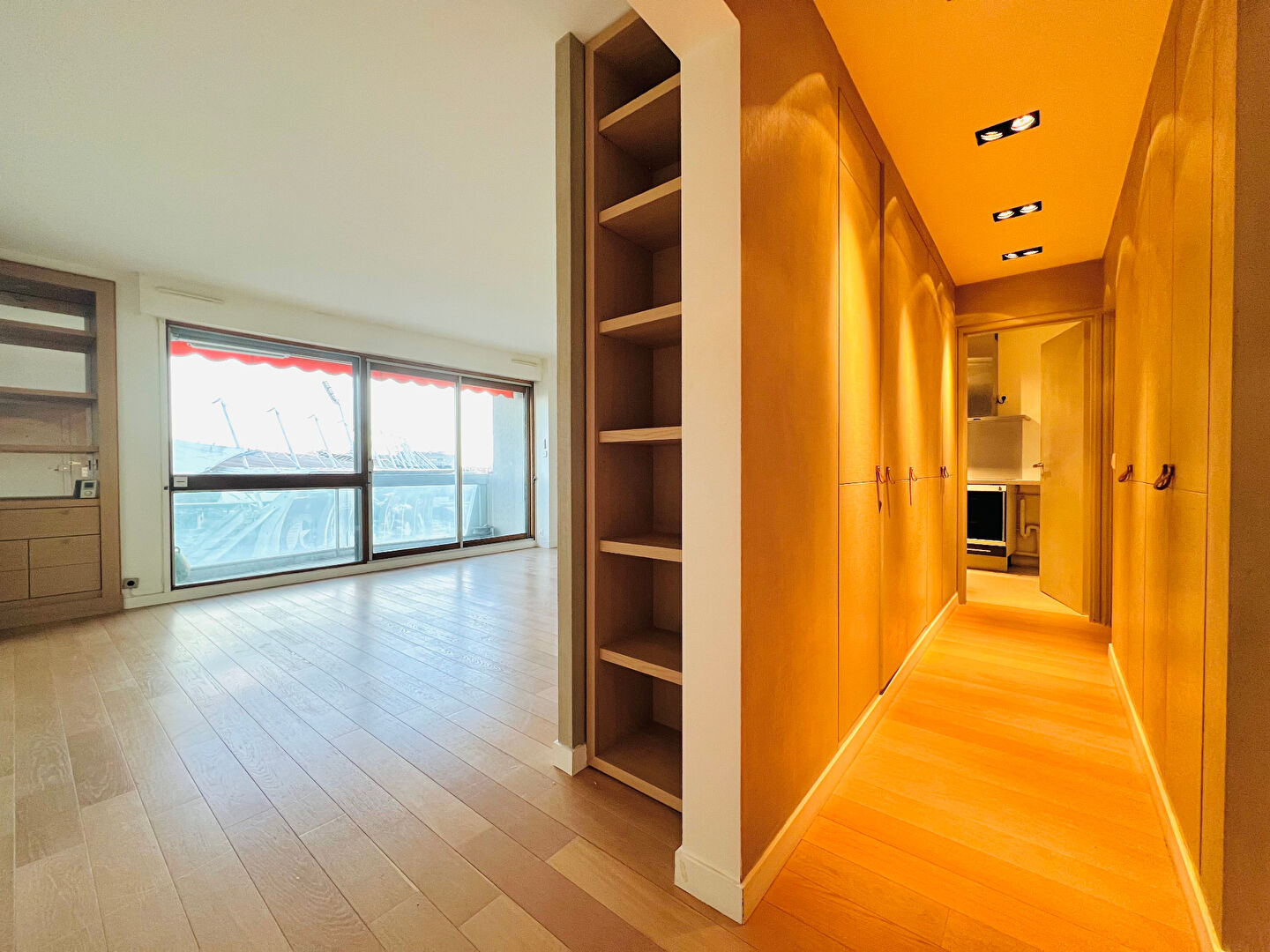 Photo PARIS 13e - APPARTEMENT 3 PIECES AVEC BALCON ET PARKING - 78,44 m² image 2/6