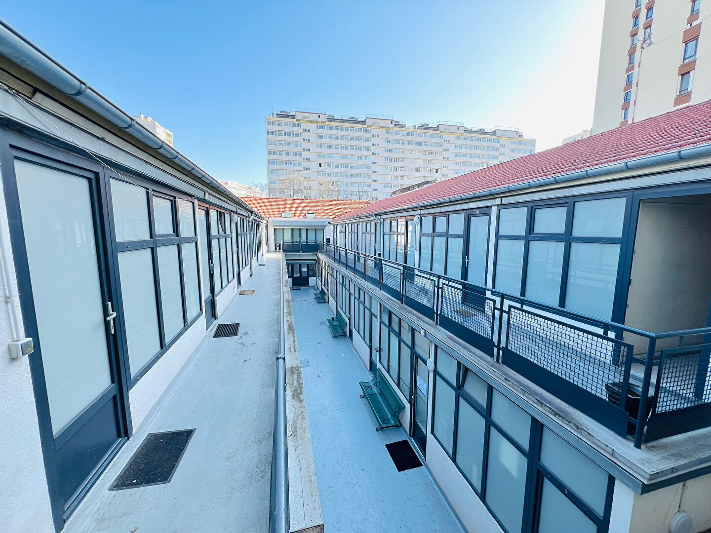 Photo IVRY SUR SEINE - LOFT / ATELIER /BUREAU - 125 m2 image 1/5