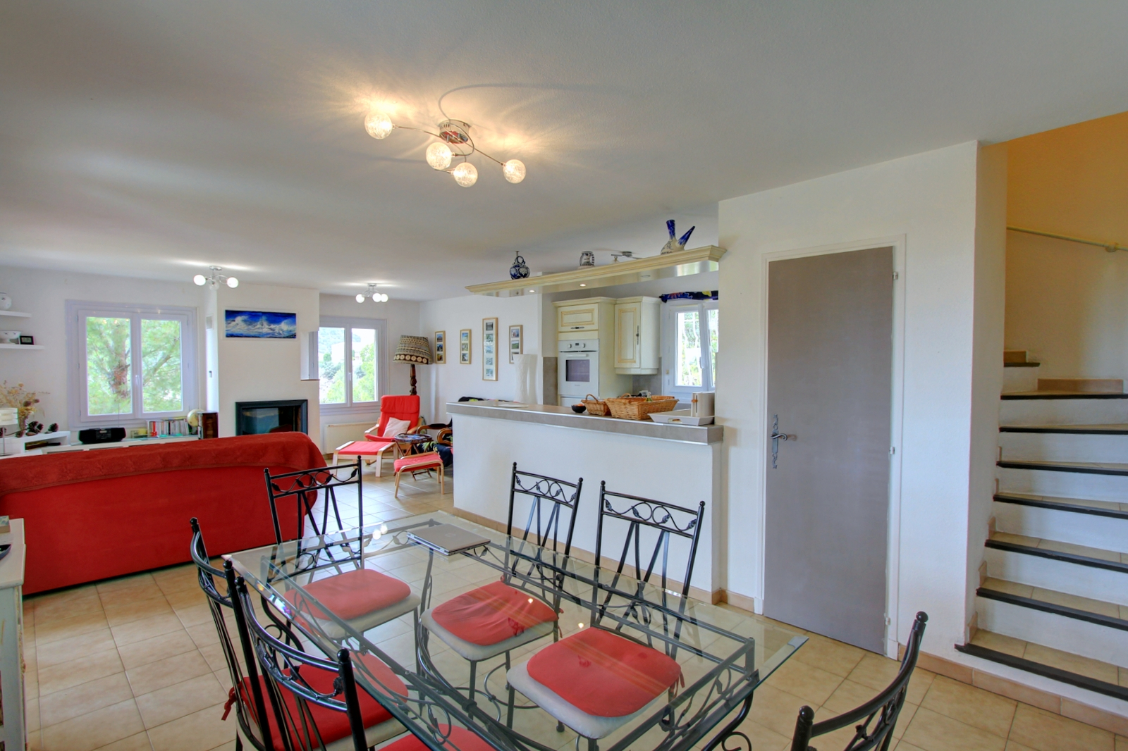 Photo VILLA PROVENCALE 108M² 5 PIECES AVEC 4 CHAMBRES VUE MER SUR LA BAIE DE SAINT TROPEZ, AUX ISSAMBRES image 5/6