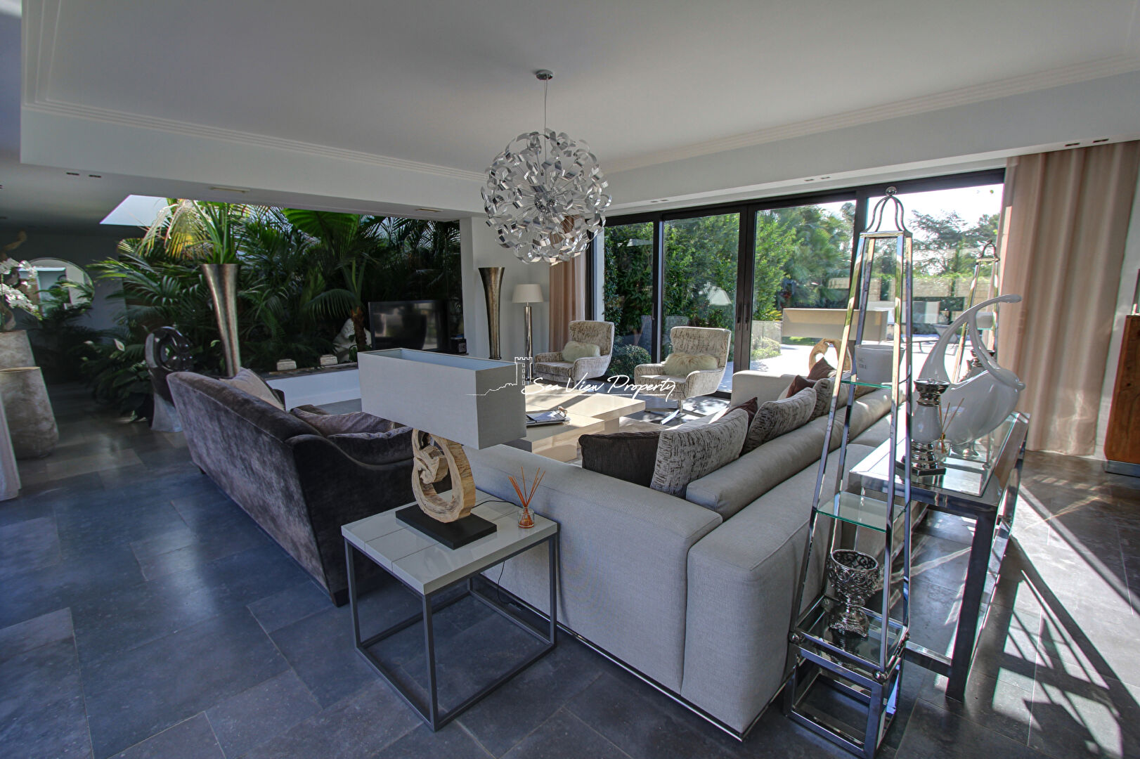 Photo VILLA LUXUEUSE DE PLAIN PIED AVEC 5 PIECES VUE MER, A PIED DES PLAGES DE GRIMAUD image 3/6