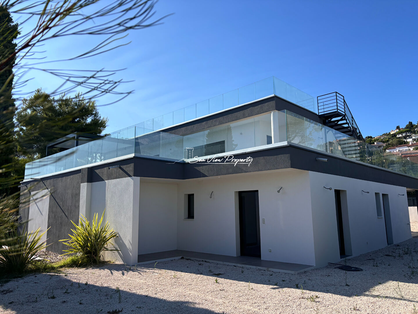 Photo VILLA CONTEMPORAINE 258M² 7 PIECES, AVEC VUE MER, A PIED DES PLAGES, AUX ISSAMBRES image 3/6