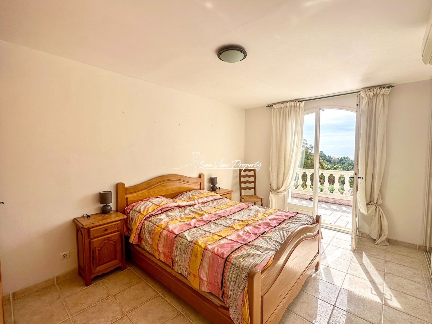 Photo VILLA 5 PIECES AVEC VUE MER SUR LE GOLFE DE SAINT TROPEZ, AUX ISSAMBRES image 5/6