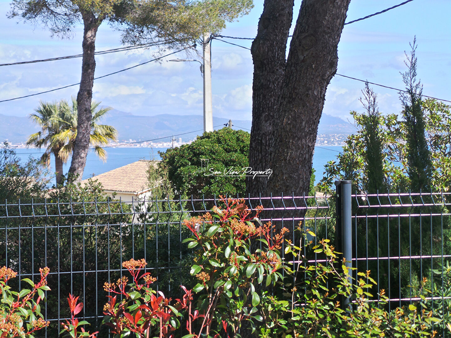 Photo APPARTEMENT 3 PIECES VUE MER AVEC 2 CHAMBRES, JARDIN ET GARAGE A PIEDS DES PLAGES DES ISSAMBRES image 1/6