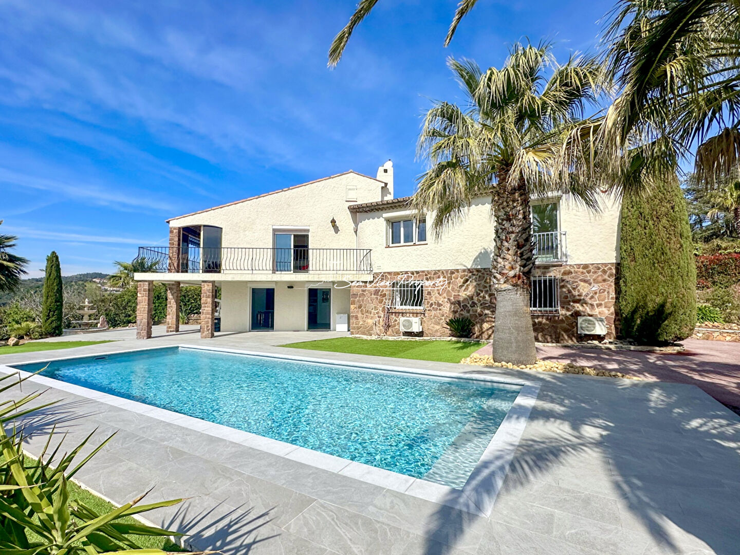 Photo VILLA 7 PIECES 200M2 AVEC VUE MER DEGAGEE, PISCINE, 2 APPARTEMENTS - AUX ISSAMBRES image 3/6