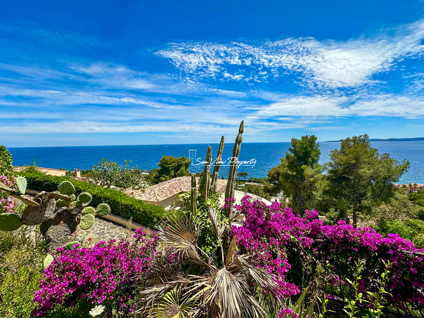 Photo VILLA VUE MER PANORAMIQUE SUR LE GOLFE DE SAINT-TROPEZ, AVEC UN BON POTENTIEL, SITUÉE AUX ISSAMBRES image 3/6