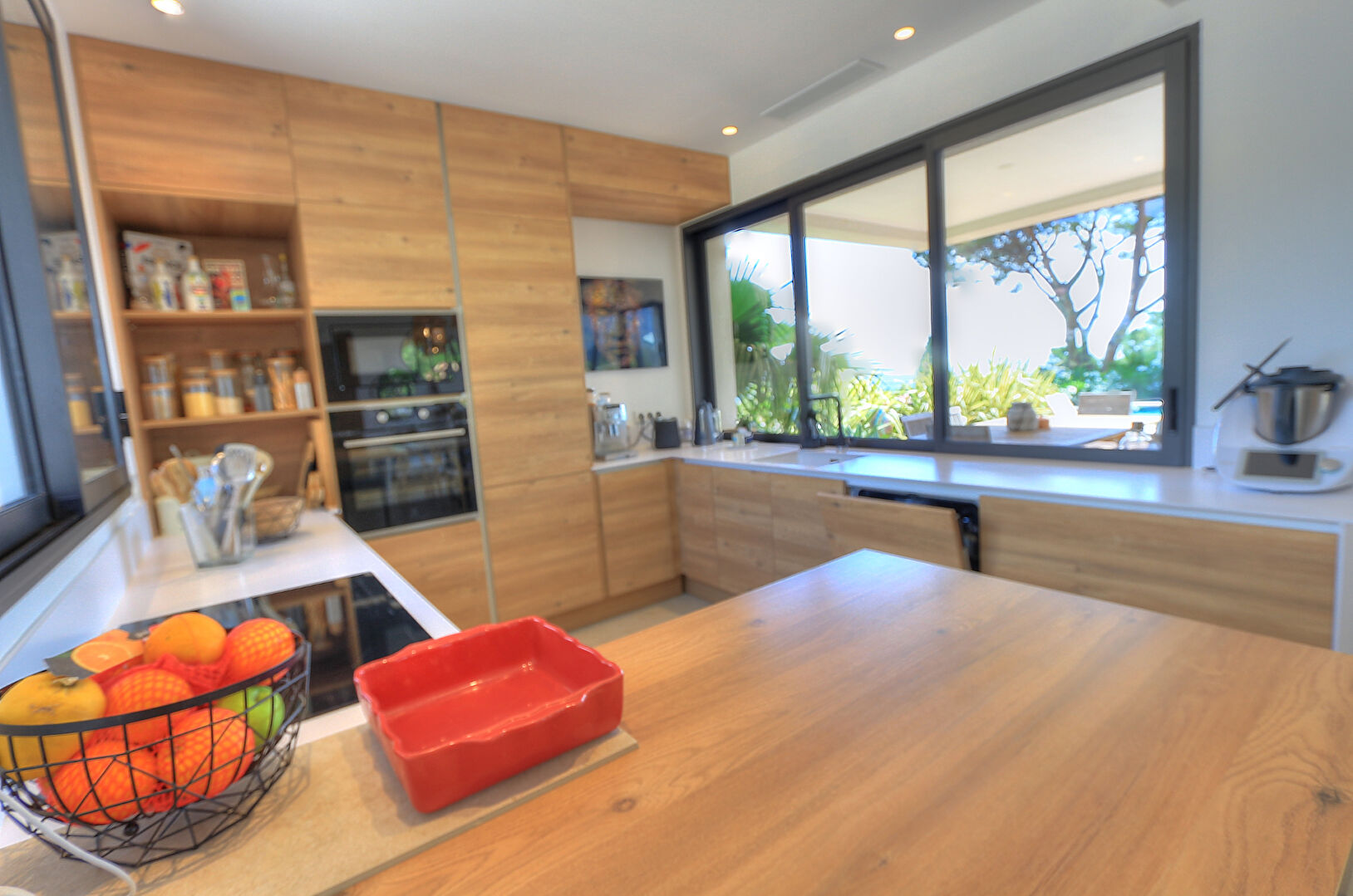 Photo VILLA CONTEMPORAINE VUE MER PROCHE CENTRE 4 CHAMBRES GARAGE PISCINE SAINTE-MAXIME image 4/6