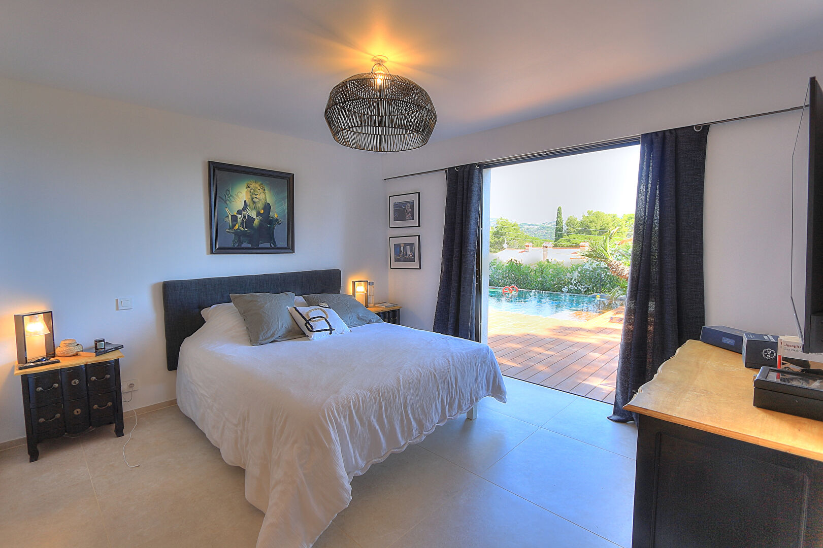 Photo VILLA CONTEMPORAINE VUE MER PROCHE CENTRE 4 CHAMBRES GARAGE PISCINE SAINTE-MAXIME image 6/6