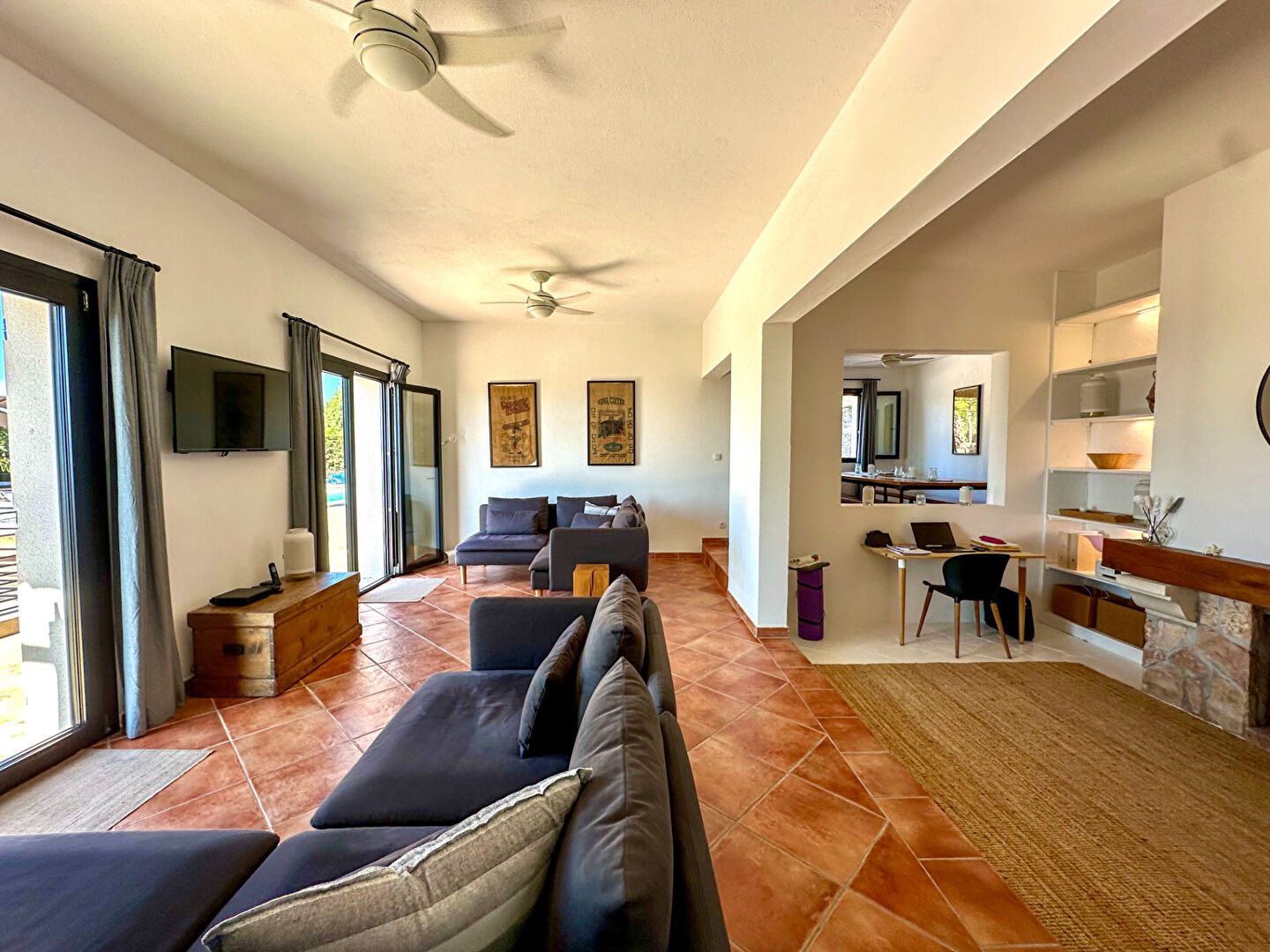 Photo À VENDRE  VILLA PROVENÇALE  7 PIÈCES AVEC PISCINE, GARAGE ET VUE MER PANORAMIQUE image 5/6