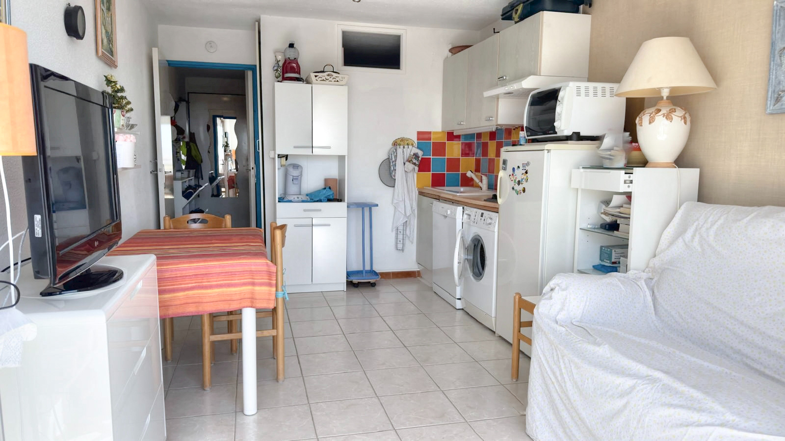 Photo A VENDRE APPARTEMENT T.2 DE 27M2 VUE MER DANS UNE RESIDENCE PRISEE AVEC PISCINE, A PIED DES PLAGES A SAINTE MAXIME image 3/4