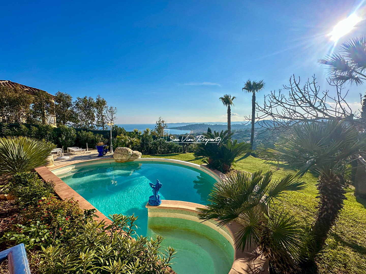 Photo VILLA VUE MER 170M² 5 PIÈCES SUR LE GOLFE DE SAINT-TROPEZ EXPOSITION SUD SALLE DE SPORT JACUZZI ET PISCINE, À SAINTE MAXIME image 3/6