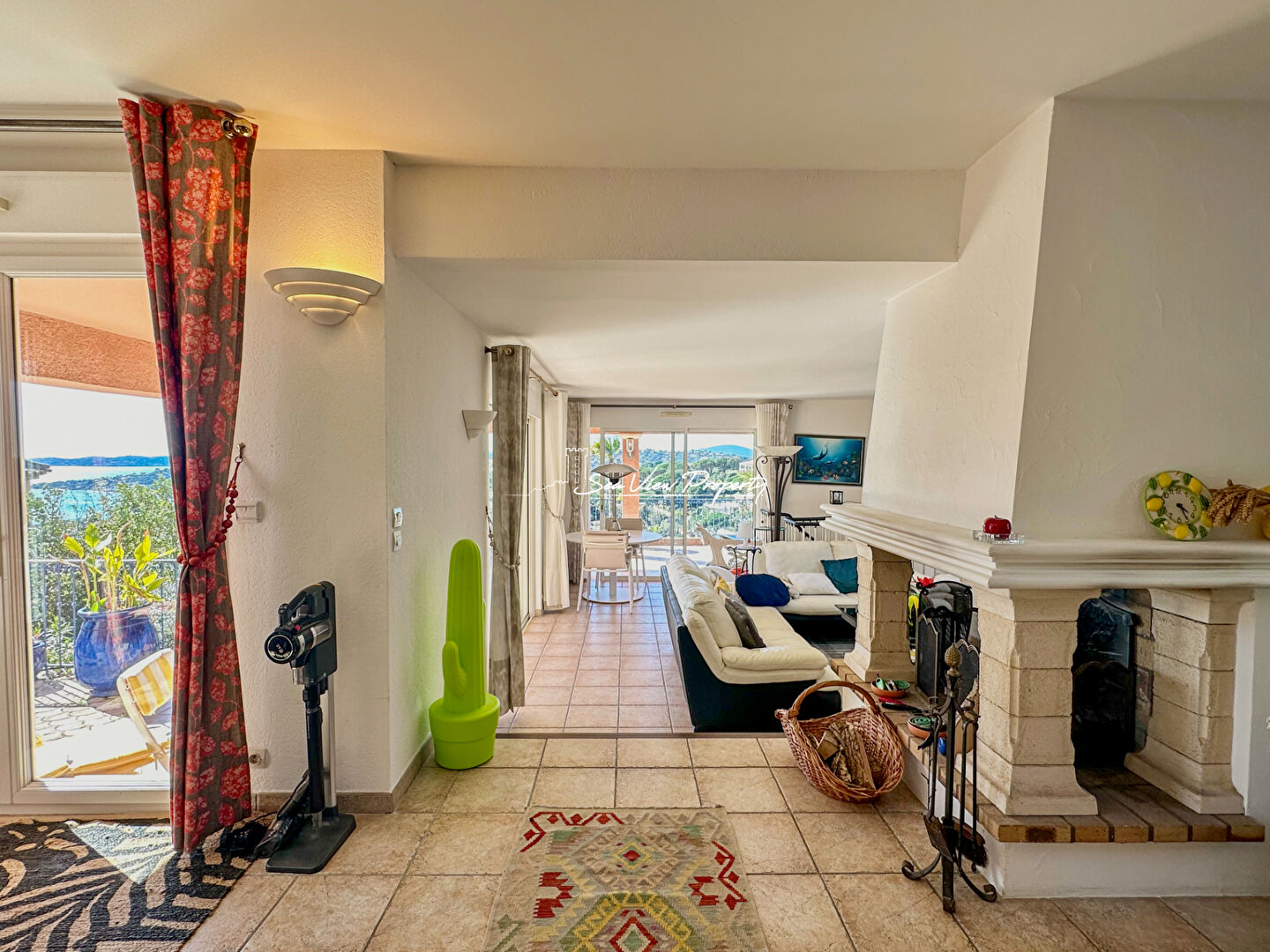 Photo VILLA VUE MER 170M² 5 PIÈCES SUR LE GOLFE DE SAINT-TROPEZ EXPOSITION SUD SALLE DE SPORT JACUZZI ET PISCINE, À SAINTE MAXIME image 6/6