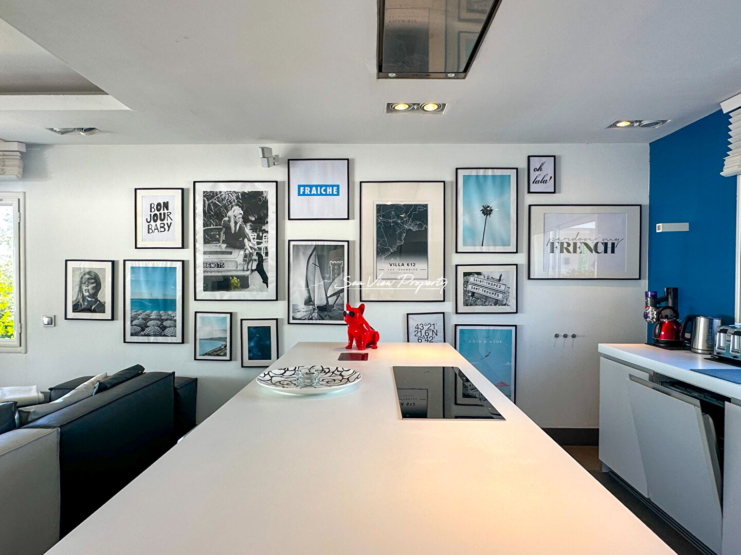 Photo VILLA CONTEMPORAINE DE 250M2 RENOVEE AVEC VUE MER PANORAMIQUE 5 CHAMBRES POOL HOUSE  ET DOUBLE GARAGE, AUX ISSAMBRES image 6/6