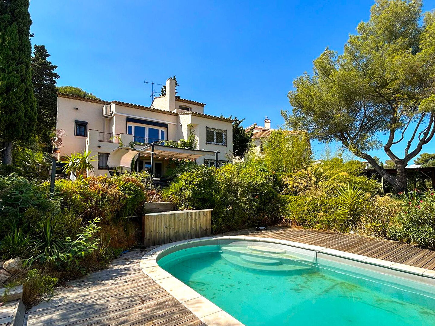 Photo VILLA PROVENCALE 7 PIECES DE CHARME AVEC VUE MER ET APPARTEMENT, A SAINT AYGULF image 2/6