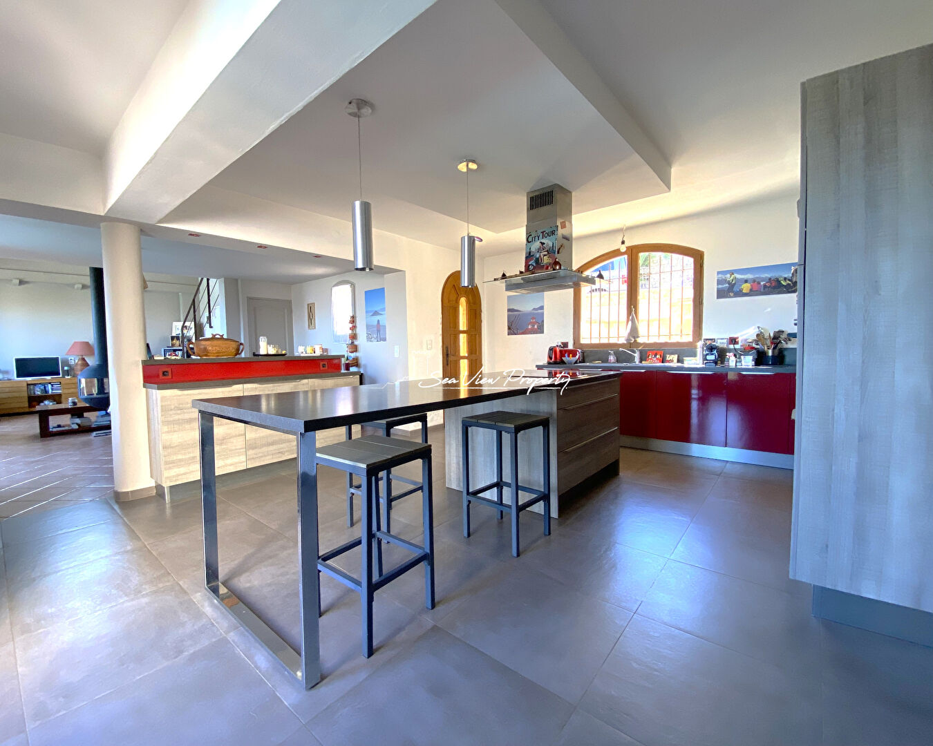 Photo À VENDRE VILLA PROVENÇALE AVEC VUE MER, À PROXIMITÉ DES PLAGES, PISCINE ET GARAGE, LES ISSAMBRE image 5/6