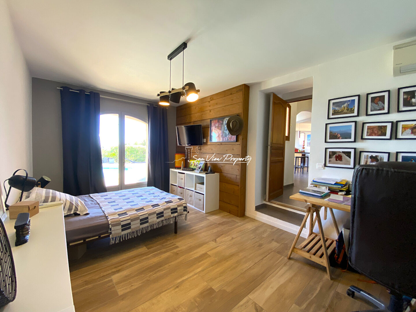 Photo À VENDRE VILLA PROVENÇALE AVEC VUE MER, À PROXIMITÉ DES PLAGES, PISCINE ET GARAGE, LES ISSAMBRE image 6/6