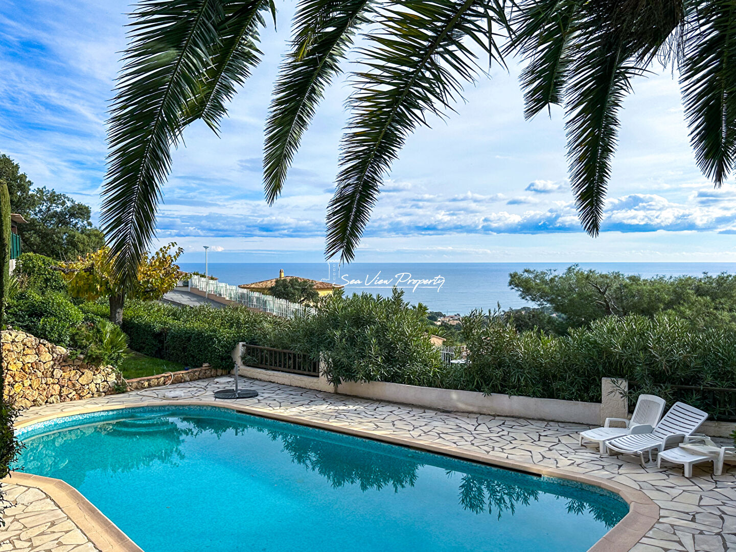 Photo VILLA A VENDRE 7 PIÈCES 200M2 AVEC VUE MER ET PISCINE, AUX ISSAMBRES image 3/6