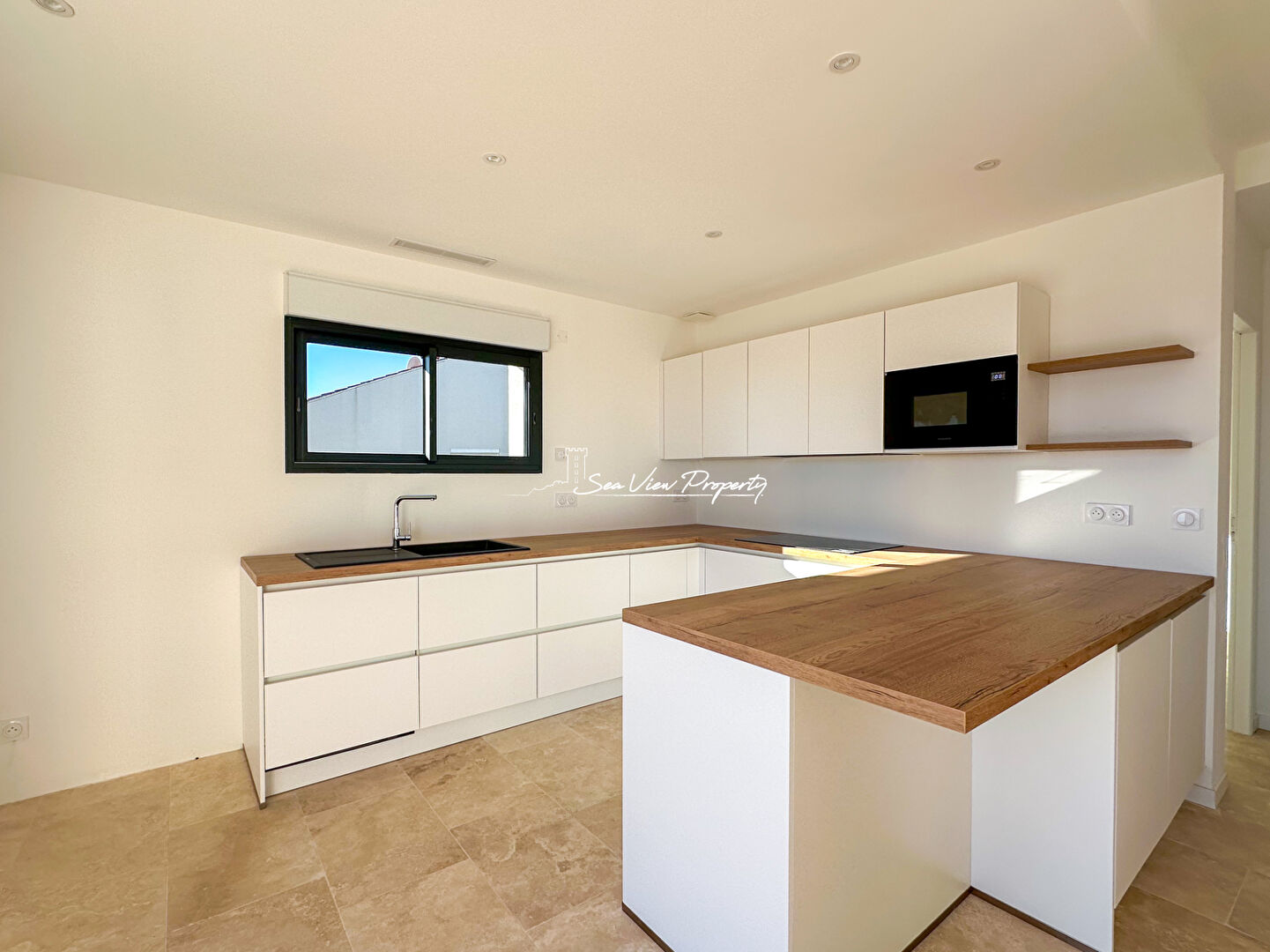 Photo VILLA RÉNOVÉE AVEC VUE MER PANORAMIQUE PISCINE ET GARAGE, À SAINT AYGULF image 3/6