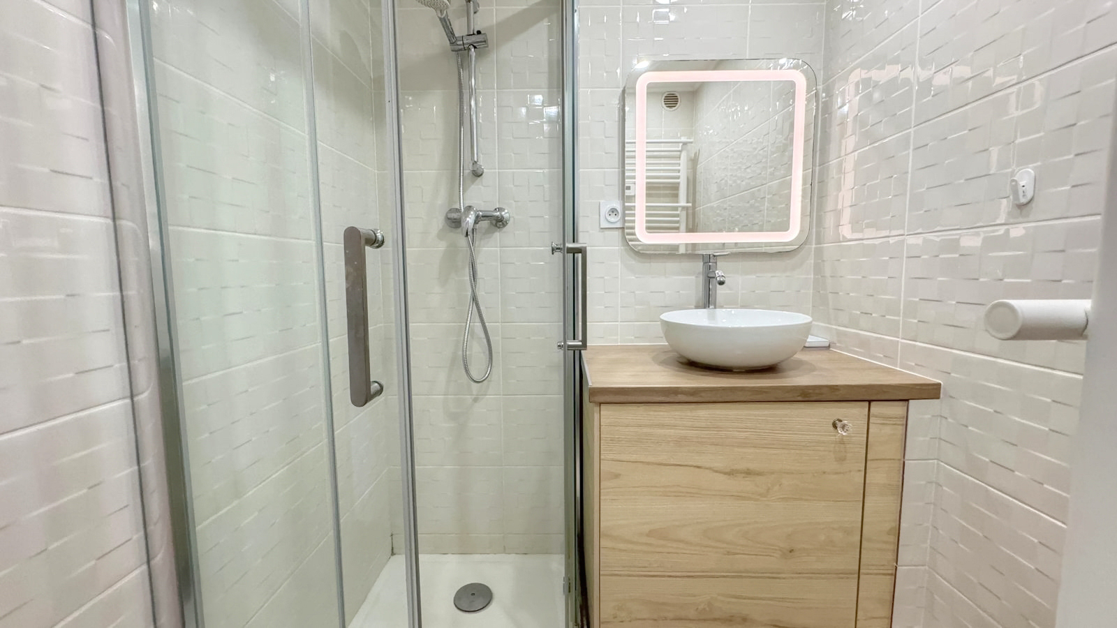 Photo A VENDRE APPARTEMENT T.2 DE 27M2 VUE MER DANS UNE RESIDENCE PRISEE AVEC PISCINE, AUX ISSAMBRES image 3/6