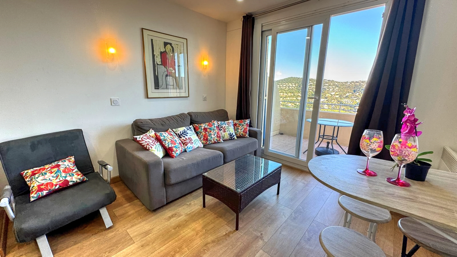 Photo A VENDRE APPARTEMENT T.2 DE 27M2 VUE MER DANS UNE RESIDENCE PRISEE AVEC PISCINE, AUX ISSAMBRES image 5/6