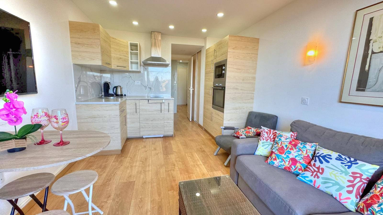 Photo A VENDRE APPARTEMENT T.2 DE 27M2 VUE MER DANS UNE RESIDENCE PRISEE AVEC PISCINE, AUX ISSAMBRES image 6/6