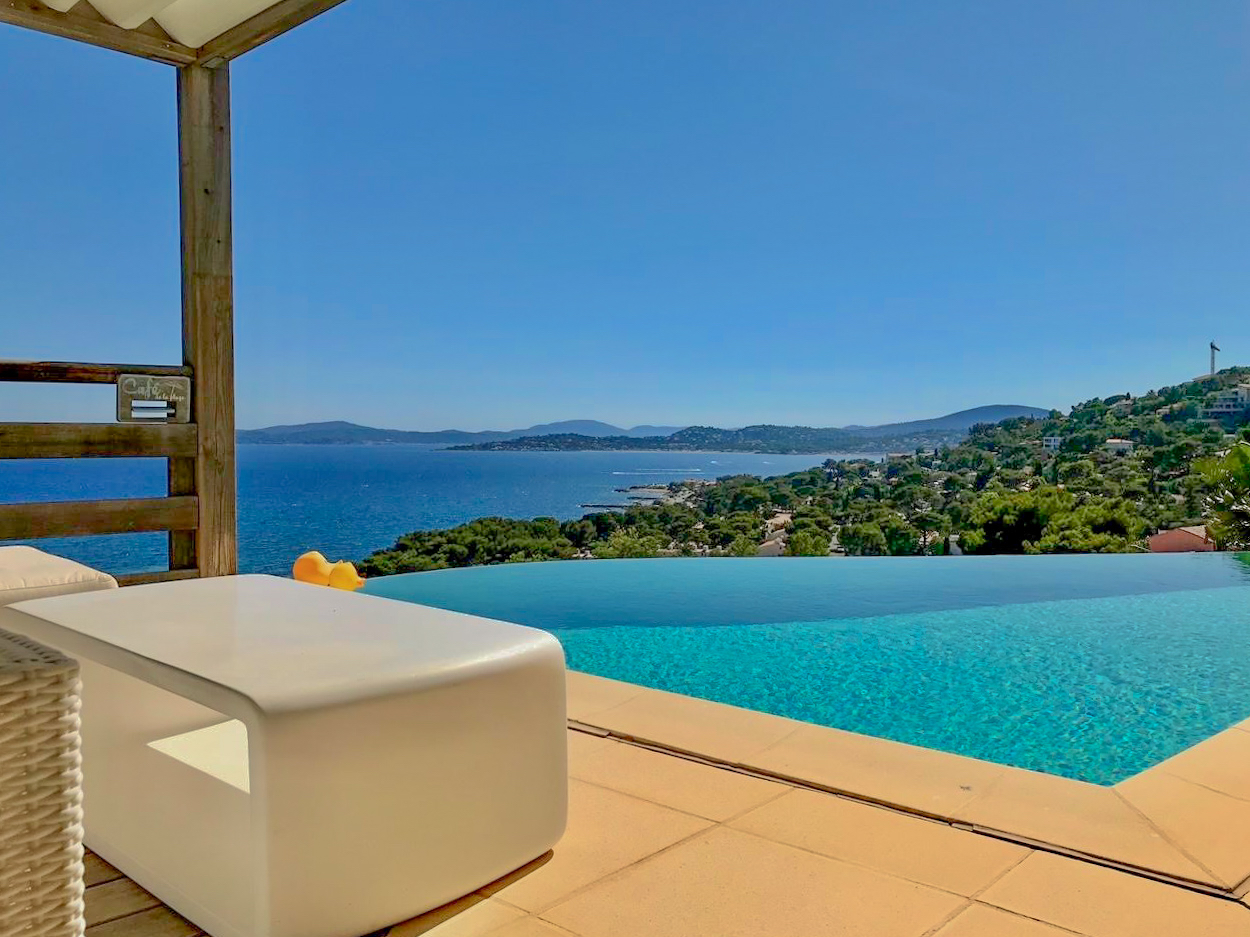 Photo VILLA 5 PIECES 150M² 3 CHAMBRES PISCINE 2 GARAGES BOULODROME AUX ISSAMBRES image 2/6