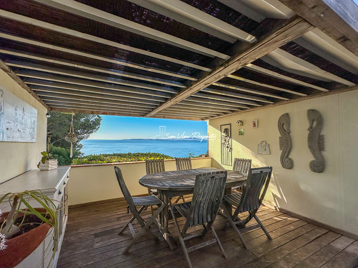 Photo VILLA 5 PIECES 150M² 3 CHAMBRES PISCINE 2 GARAGES BOULODROME AUX ISSAMBRES image 3/6