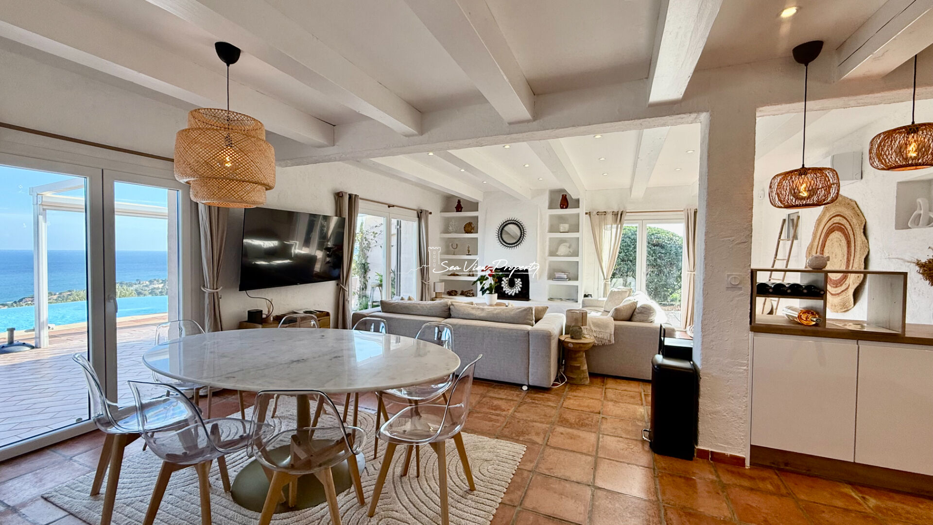 Photo VILLA PROVENÇALE AVEC VUE MER PANORAMIQUE, 5 CHAMBRES, PISCINE À DÉBORDEMENT, AUX ISSAMBRES image 4/6