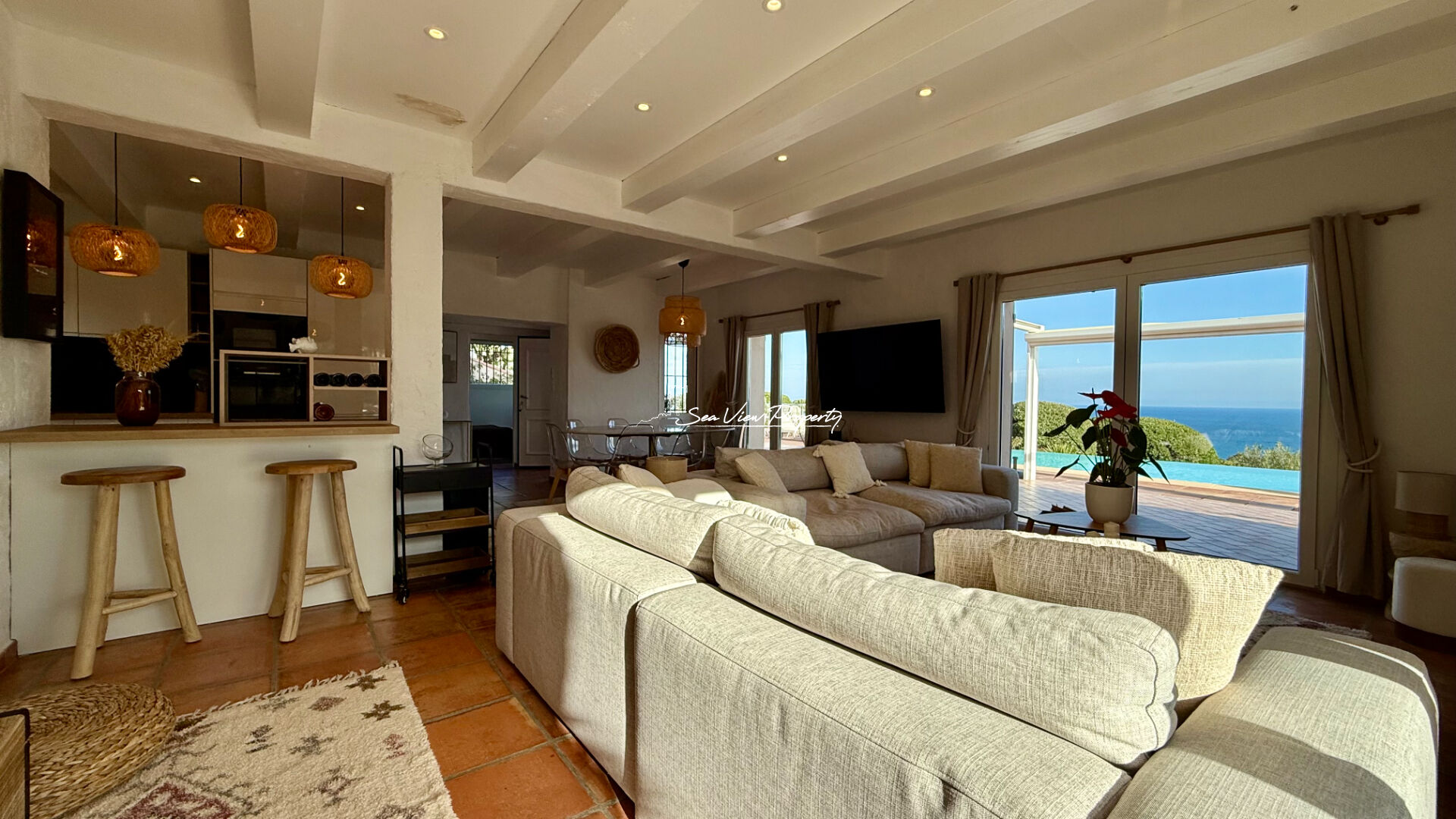 Photo VILLA PROVENÇALE AVEC VUE MER PANORAMIQUE, 5 CHAMBRES, PISCINE À DÉBORDEMENT, AUX ISSAMBRES image 5/6