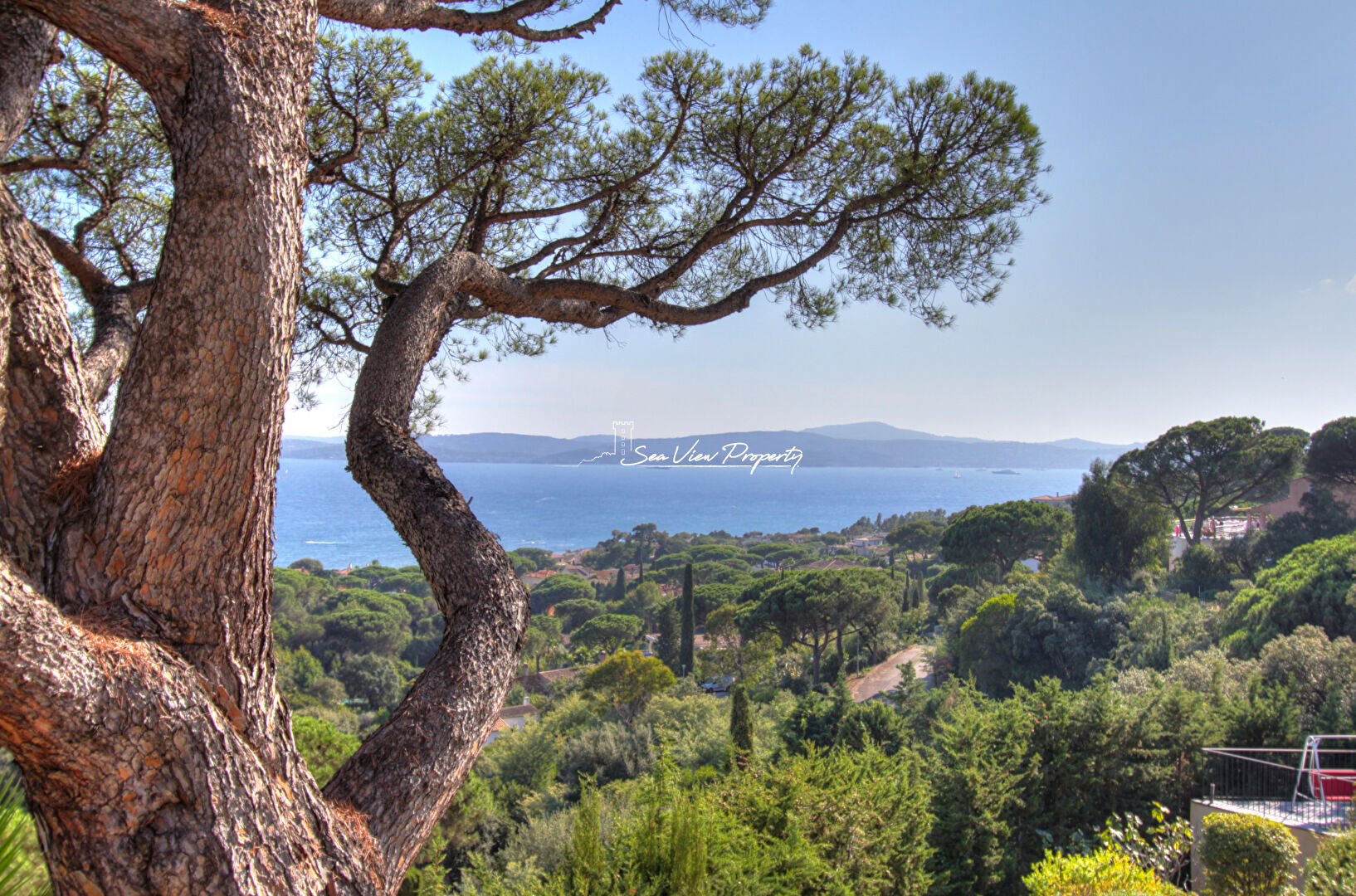 Photo Villa a sainte maxime de 242m2 de type provencale vue sur le golfe de sainte tropez image 2/6
