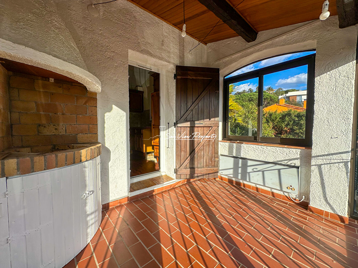 Photo Villa de 106m2 divisée en 2 appartements avec aperçu mer, située aux Issambres image 3/6