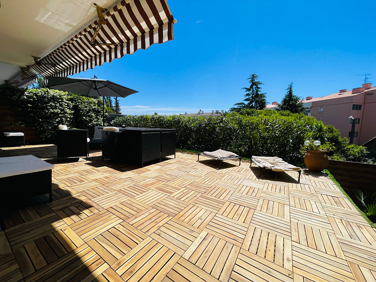 Photo CANNES magnifique T2 avec terrasse 100m2 - garage et cave image 3/6