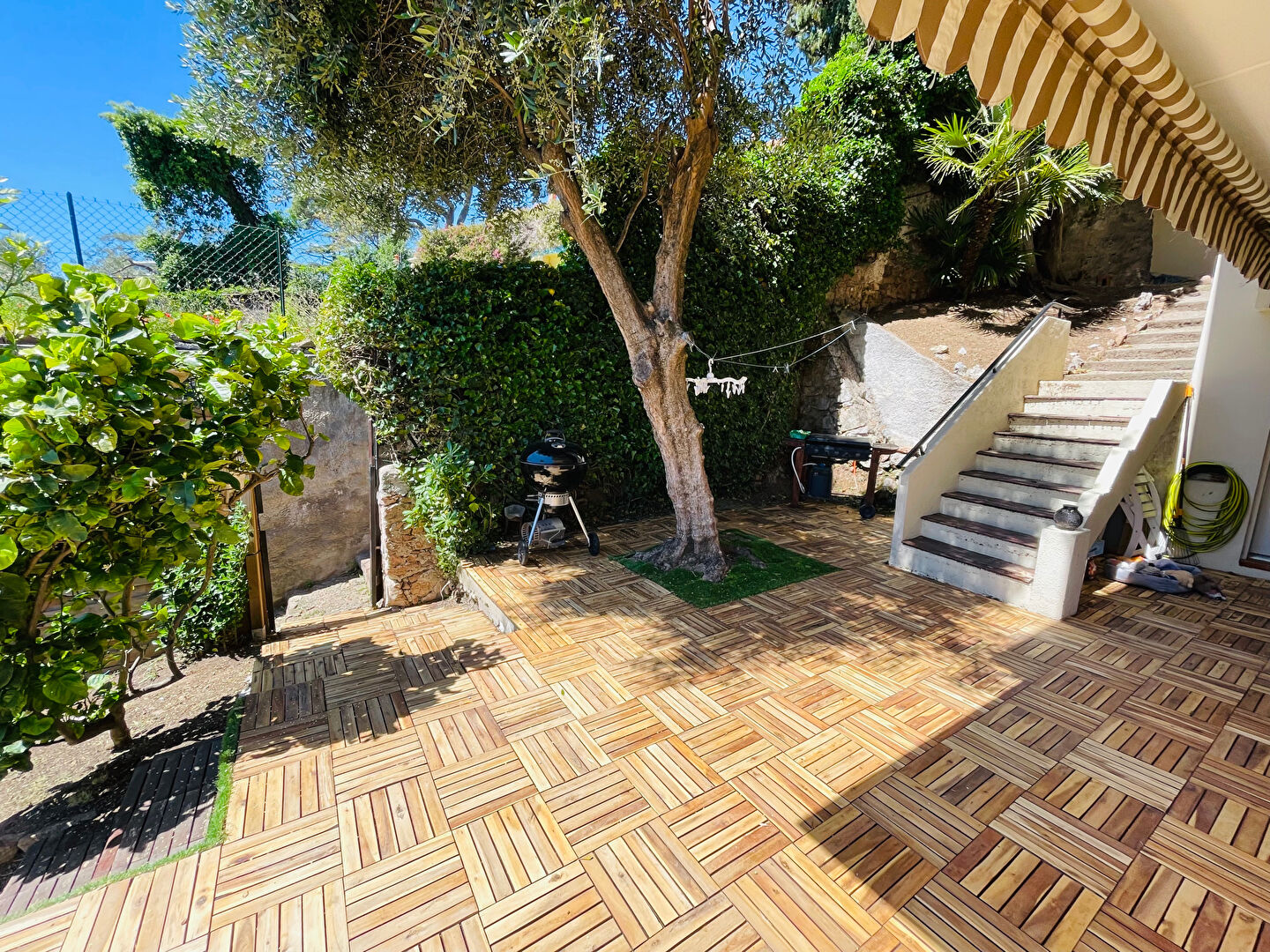 Photo CANNES magnifique T2 avec terrasse 100m2 - garage et cave image 5/6