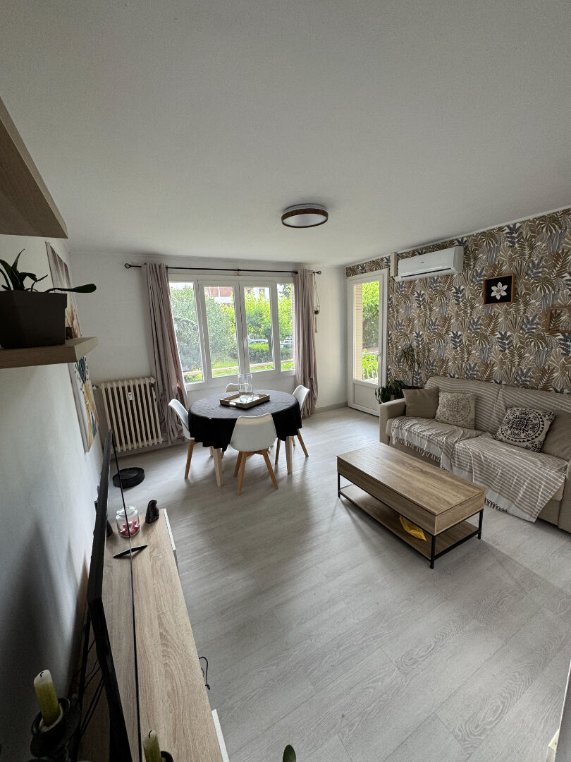 Photo AVIGNON Très joli T3 rénové  avec parking privatif image 2/6