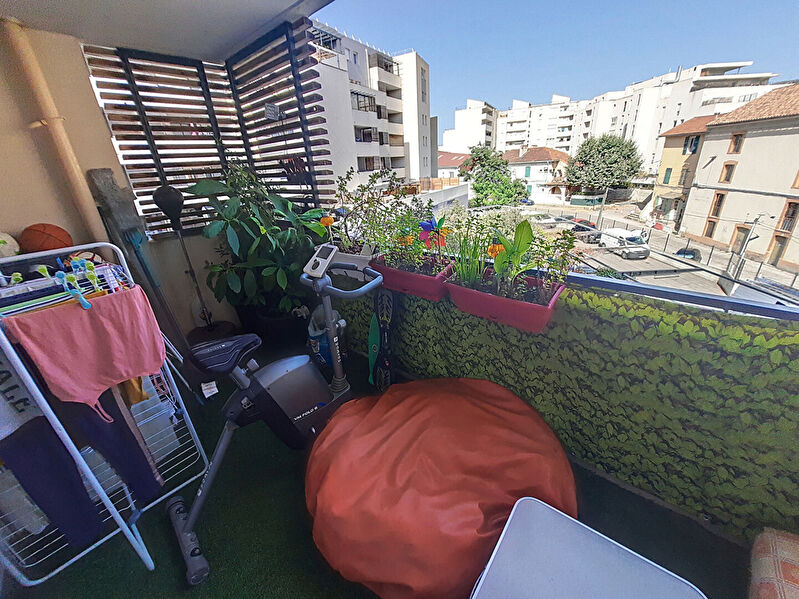 Photo Vends T3 avec double boxe  secteur CAPELETTE image 2/6