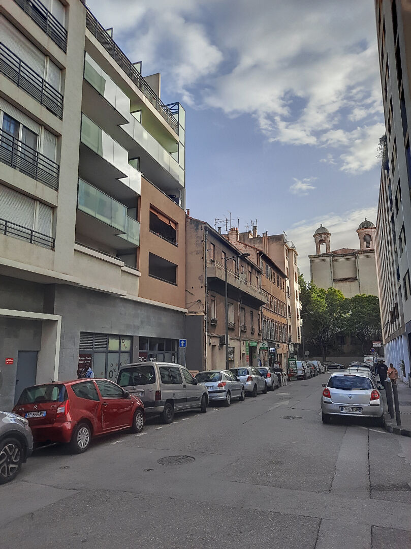 T2 + TERRASSE ET BOX  CHARTREUX EGLISE