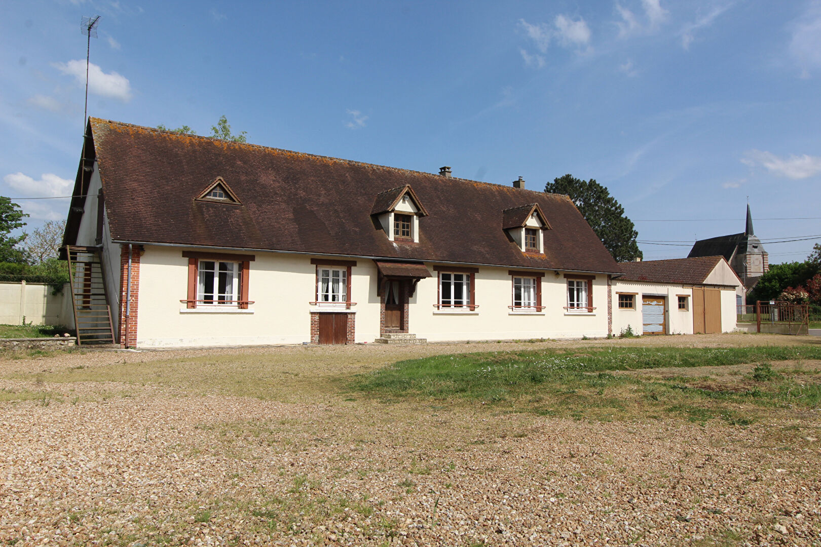 Photo MAISON DE FERME AVEC HANGAR image 5/6