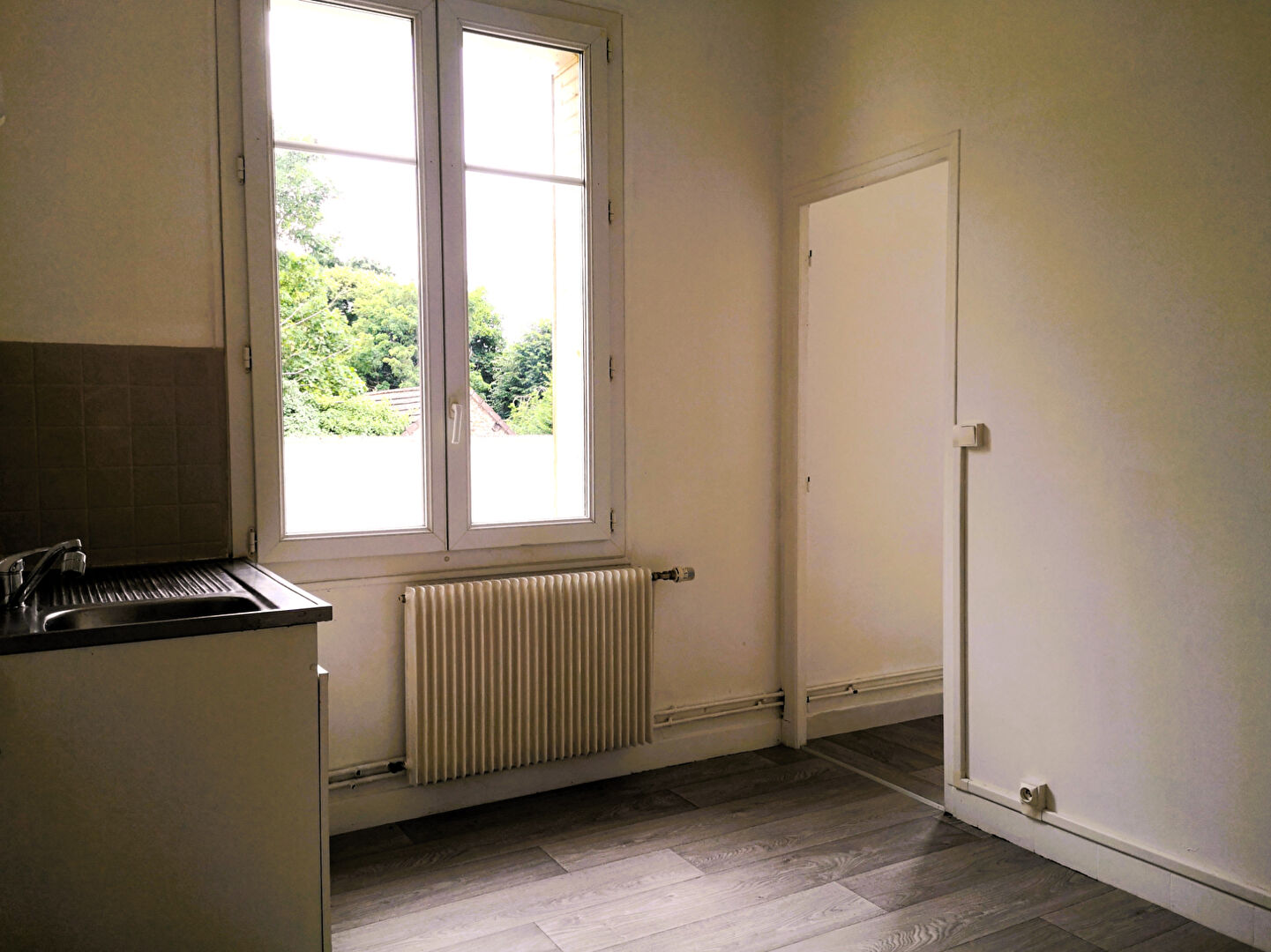 Photo IMMEUBLE ET GARAGE DE RAPPORT GARE À PIED image 3/6