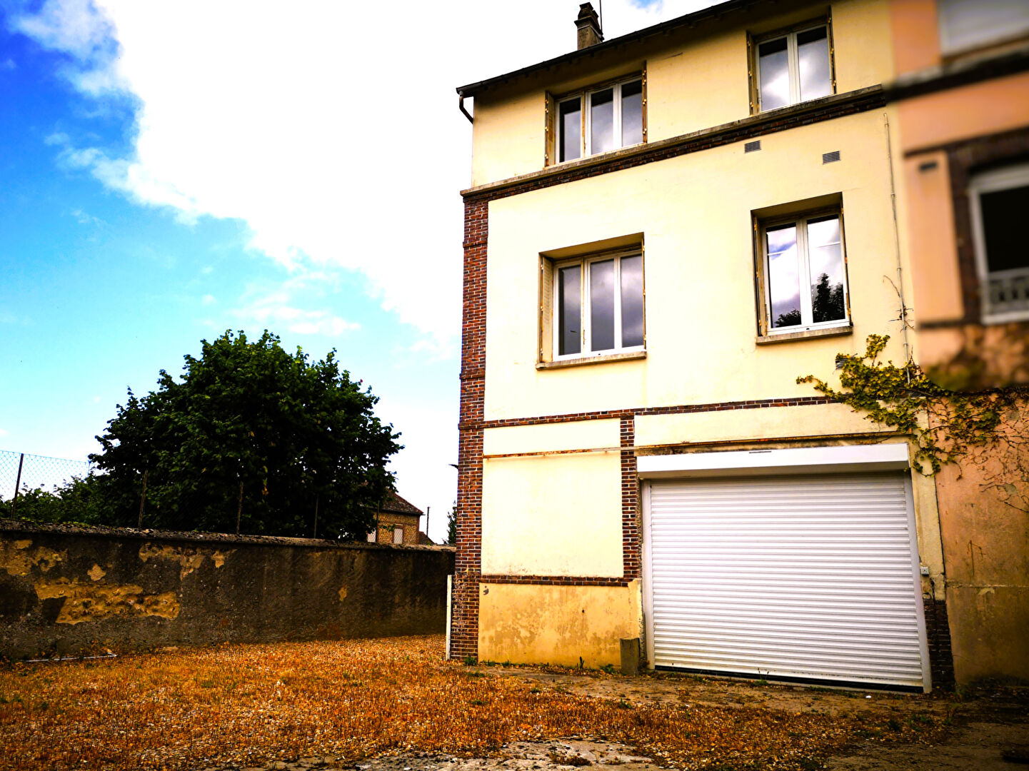 Photo IMMEUBLE ET GARAGE DE RAPPORT GARE À PIED image 6/6