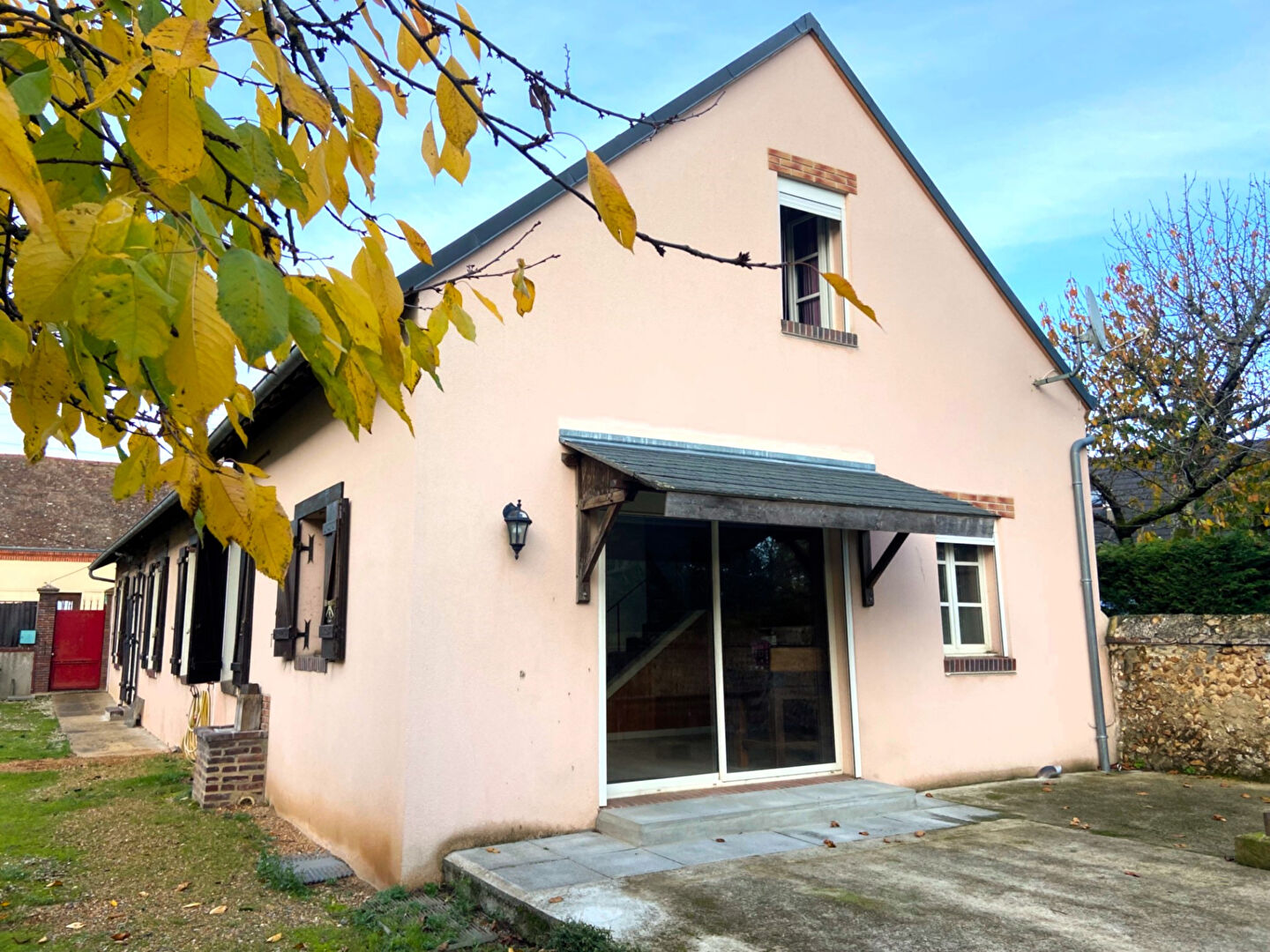Maison de charme au coeur de Courville-sur-Eure  commerces à pied