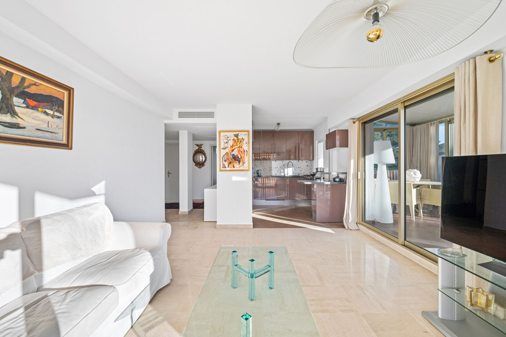 Photo CANNET RESIDENTIEL MAIRIE APPARTEMENT TOIT TERRASSE 3 pièces 70 m² env.  dont véranda. image 5/6